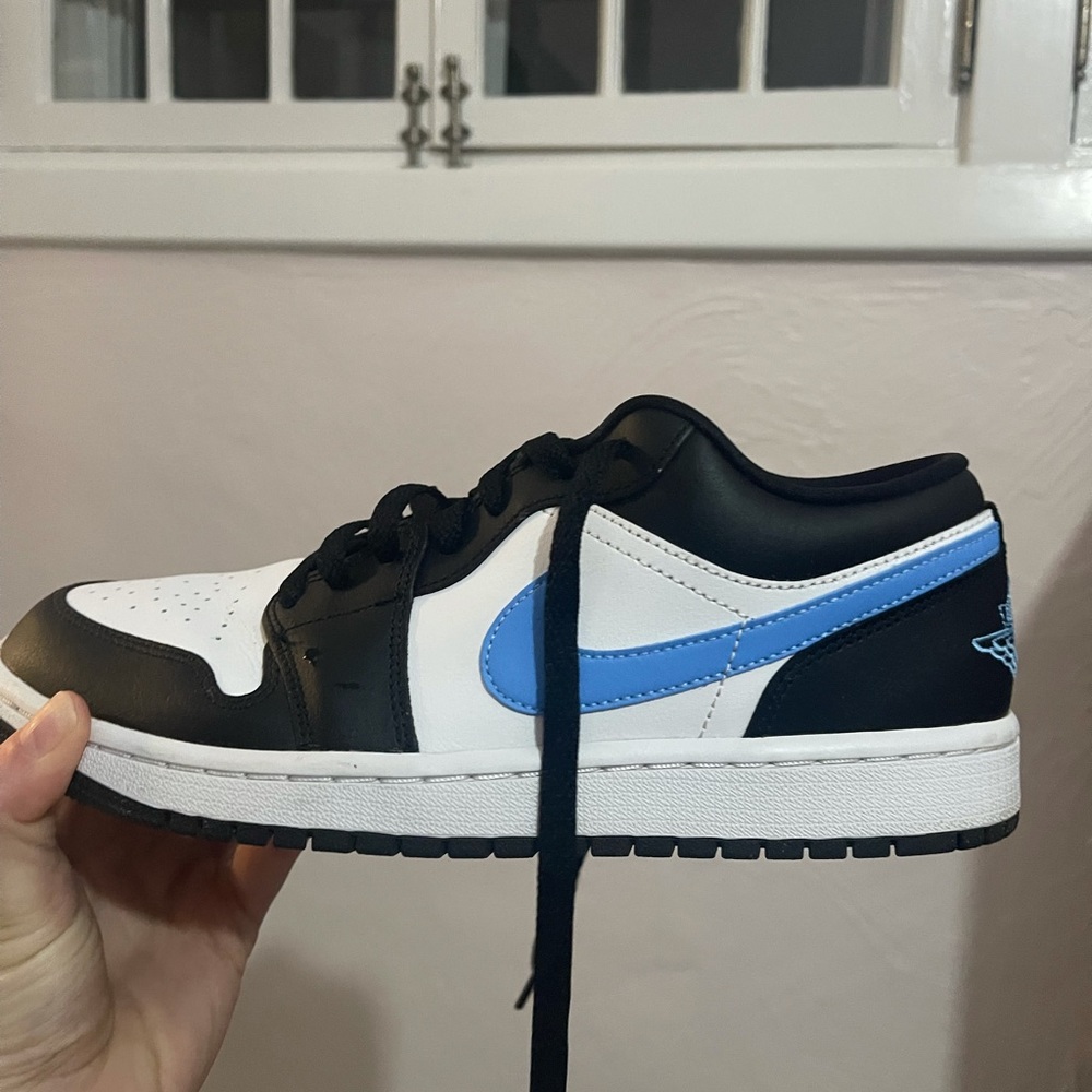 Women’s Air Jordan 1 Low Black/ University Blue-White Size 10